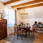 Kleiner Hof Rosenrot Apartamento *